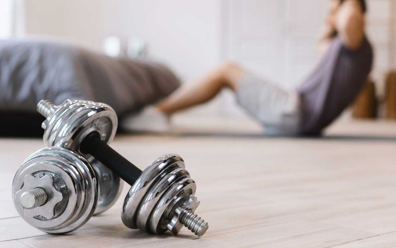 7 Innovative Strength Training Techniques for Compact Apartment Living