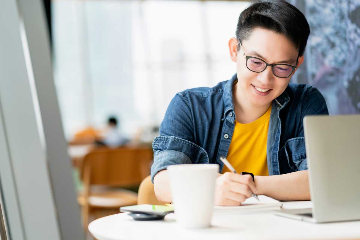 10 Micro-Habits for Enhancing Emotional Intelligence in Remote Work Environments