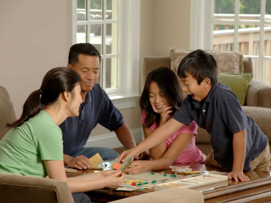 Explore 9 Creative Ideas to Bring History into Your Family Game Night