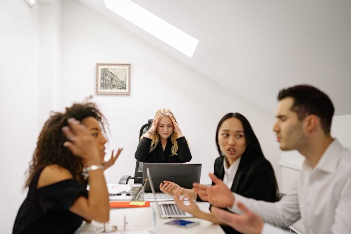 How to Strengthen Emotional Intelligence for Effective Conflict Resolution in Small Teams